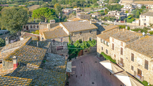 Charmant hotel te koop in Monells, Baix Empordà