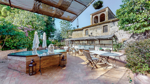 Charmant hotel te koop in Monells, Baix Empordà