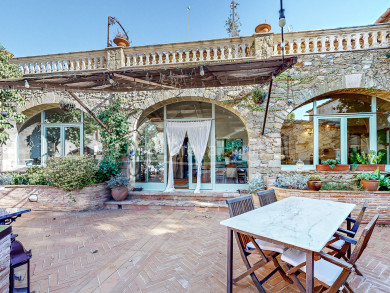 Exclusiva casa senyorial amb encant i ús hoteler al centre històric de Monells, Baix Empordà