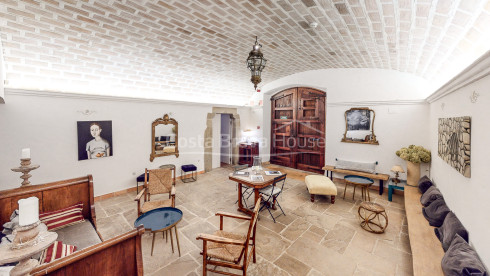 Charmant hotel te koop in Monells, Baix Empordà