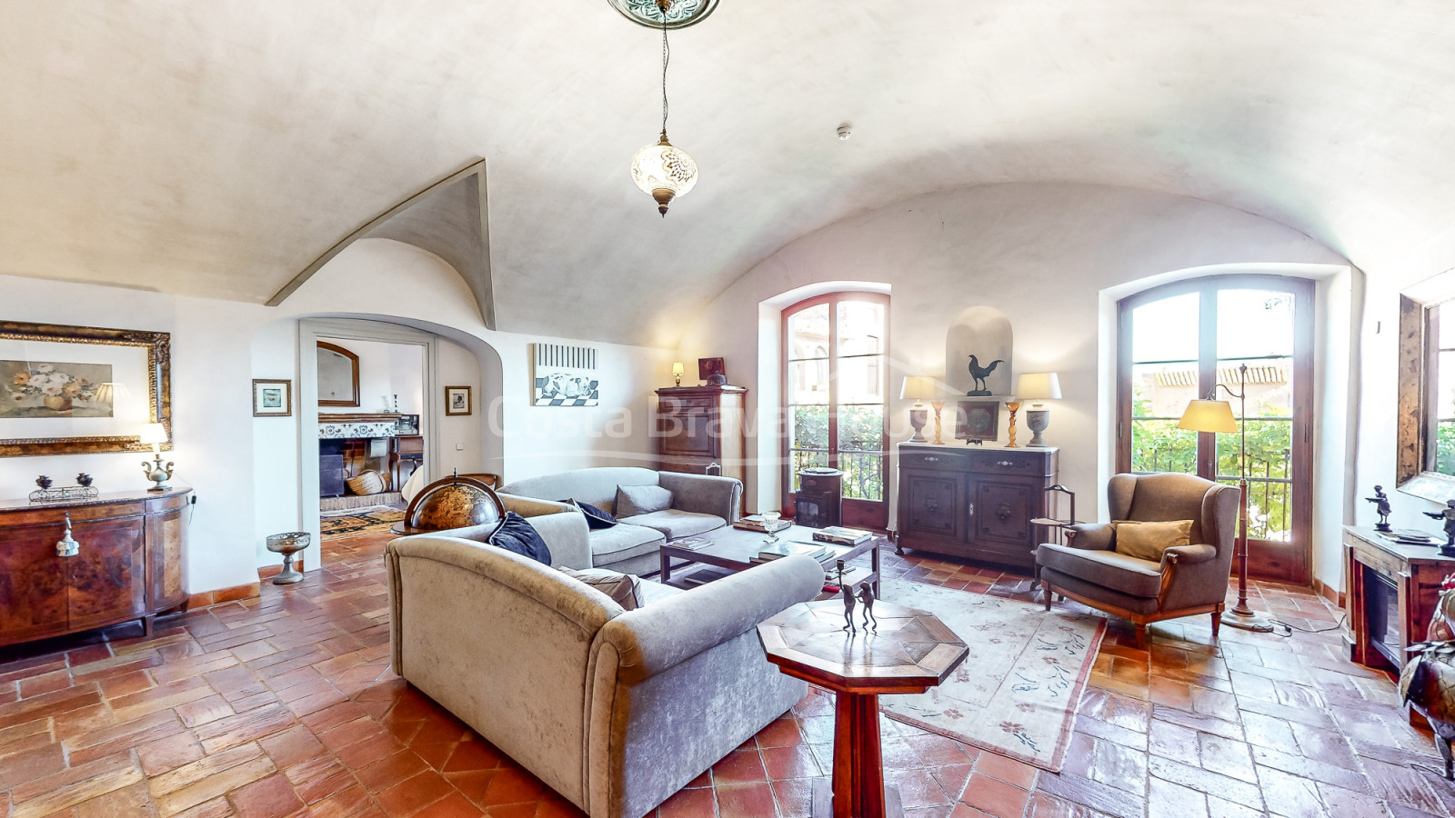 Charmant hotel te koop in Monells, Baix Empordà