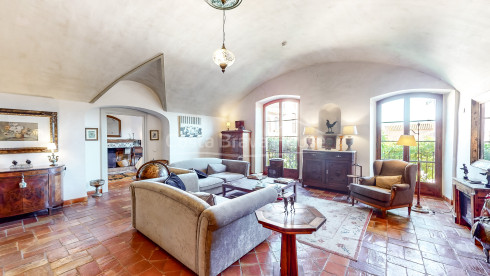 Charmant hotel te koop in Monells, Baix Empordà