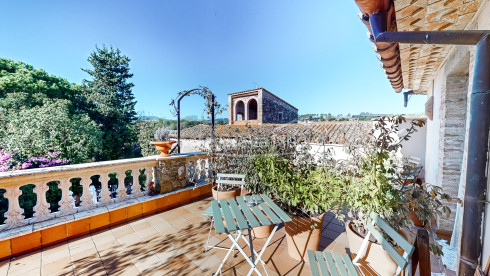 Charmant hotel te koop in Monells, Baix Empordà