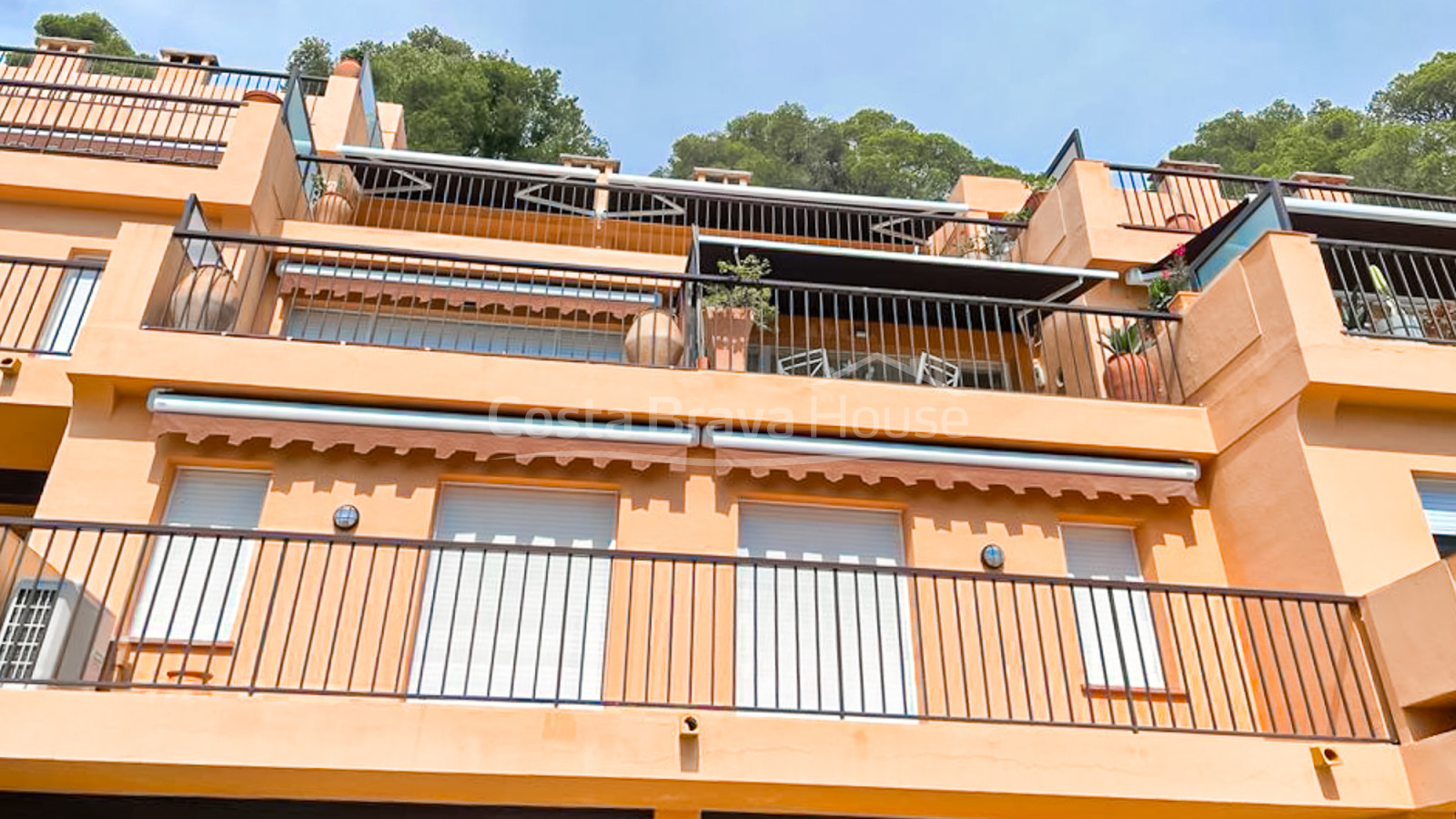 Apartamento dúplex con vistas al mar en Llafranc, Costa Brava
