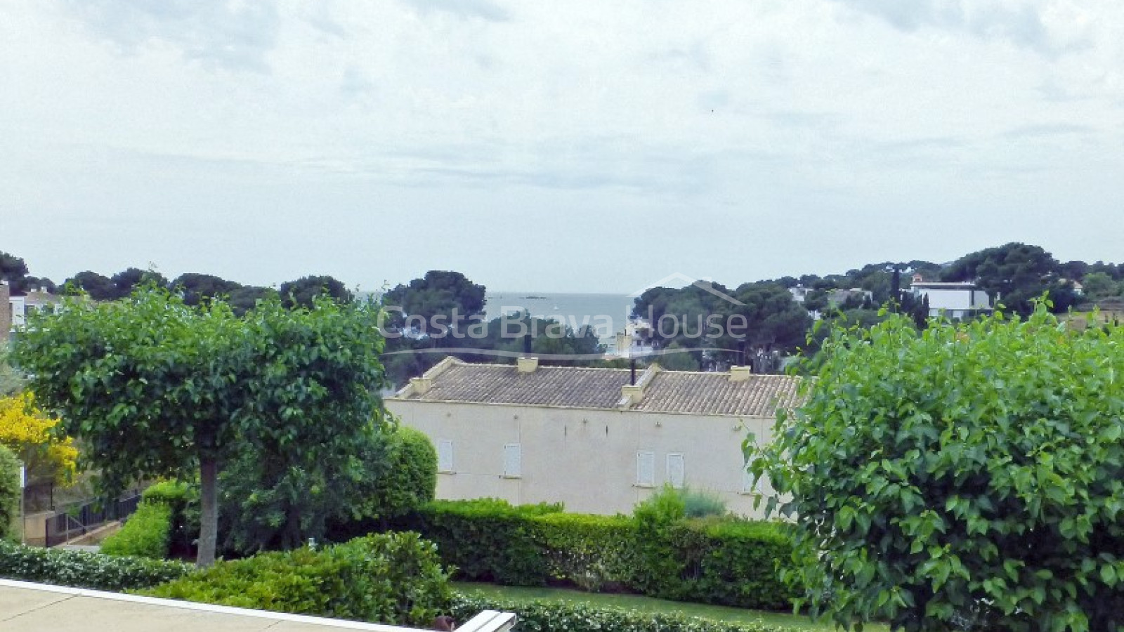 Casa con jardín privado en venta en Llafranc a 300 mtr de la playa