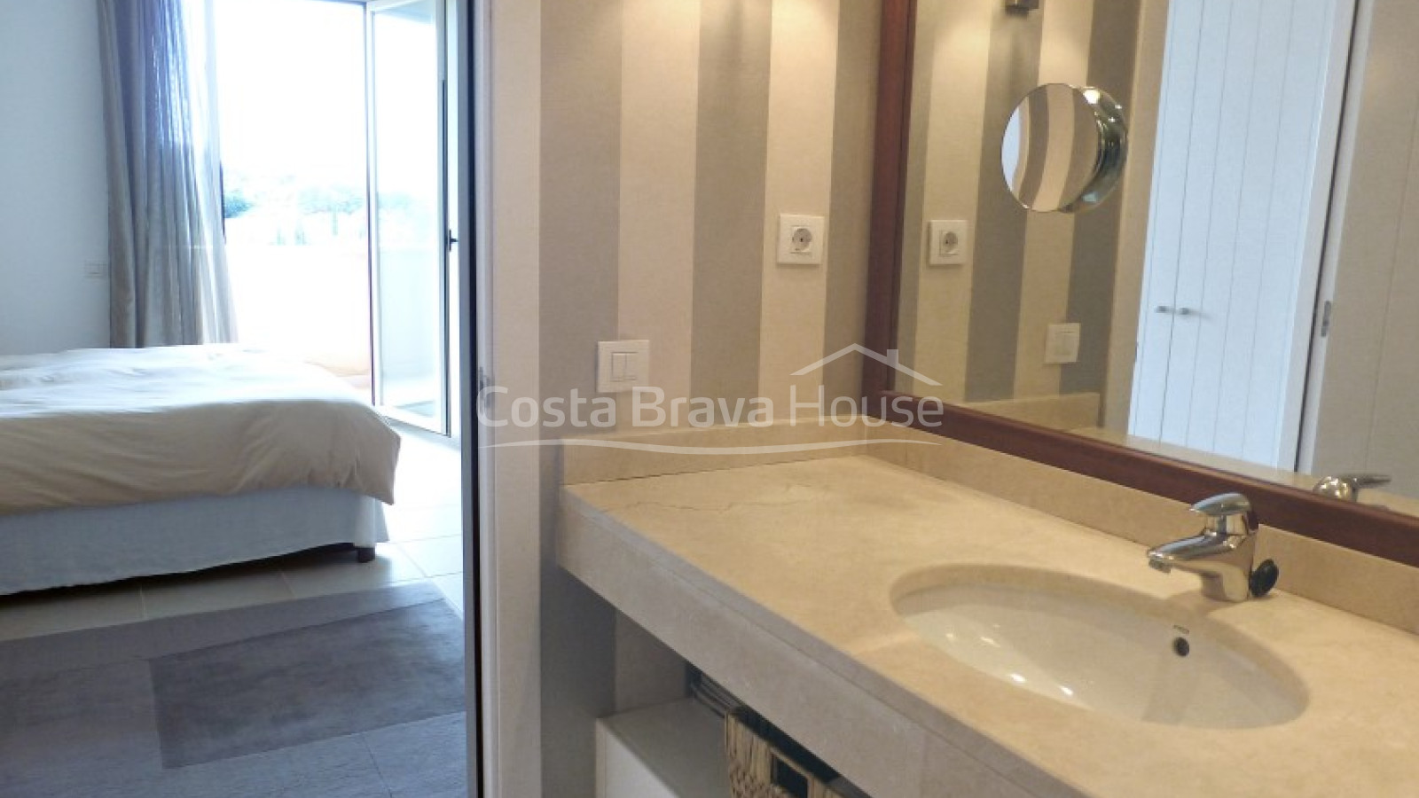 Casa con jardín privado en venta en Llafranc a 300 mtr de la playa