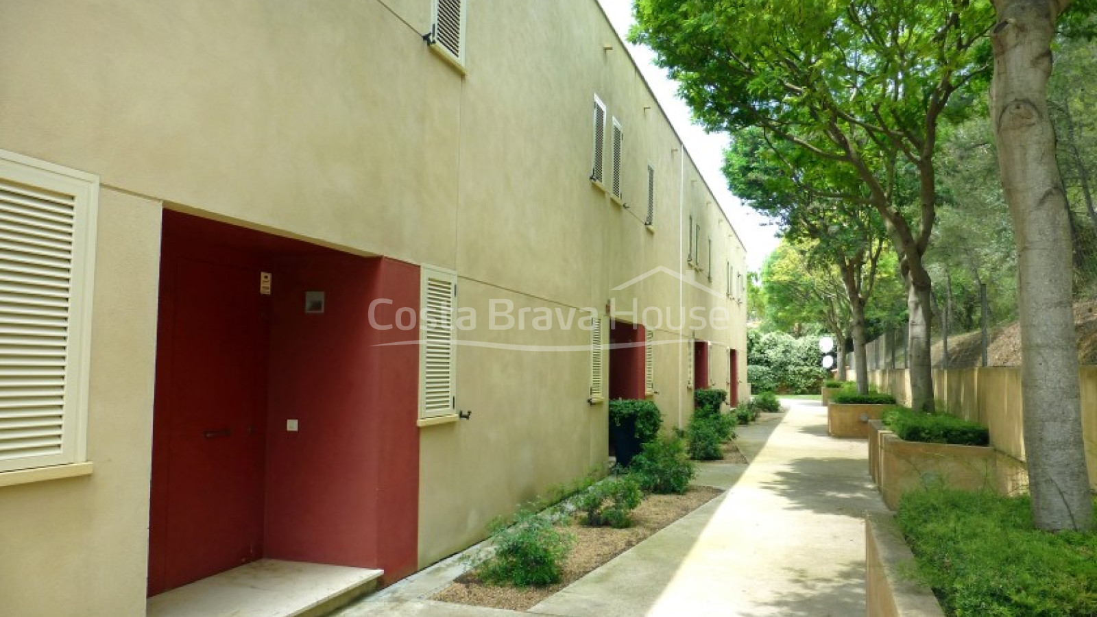 Casa con jardín privado en venta en Llafranc a 300 mtr de la playa