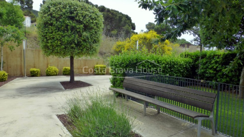 Casa con jardín privado en venta en Llafranc a 300 mtr de la playa