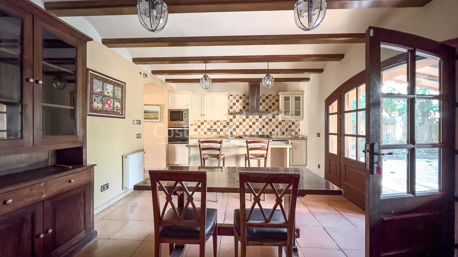 Stately masia in Baix Empordà 5 ha of land and stables
