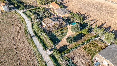 Masia seigneuriale dans le Baix Empordà 5 ha de terrains et écuries