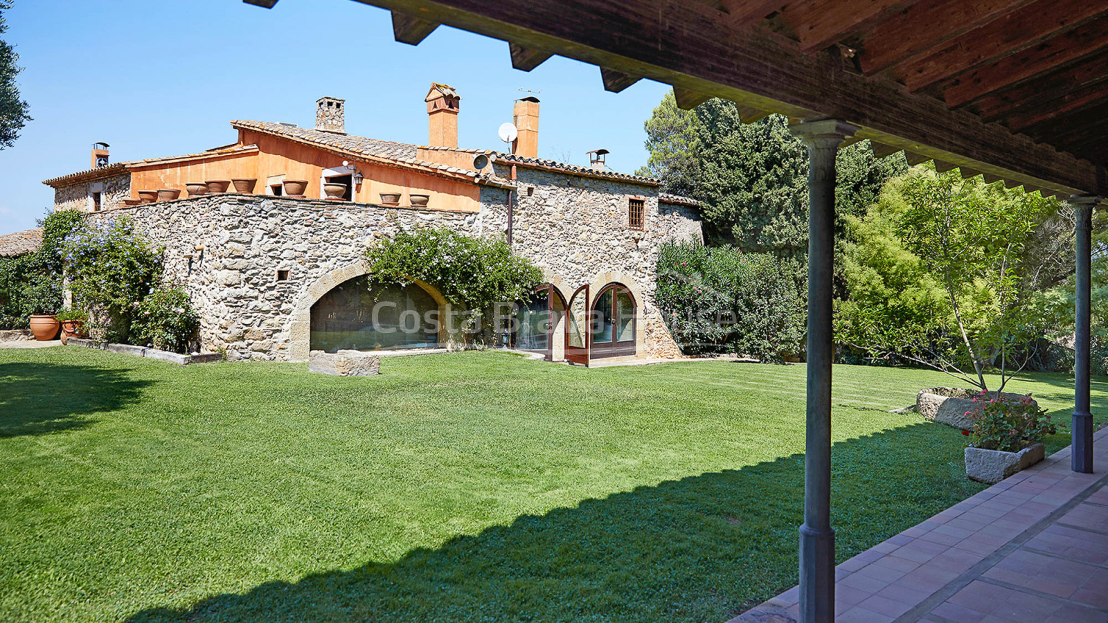 Exclusive catalan country house for sale in Fonteta, Forallac, Baix Emporda