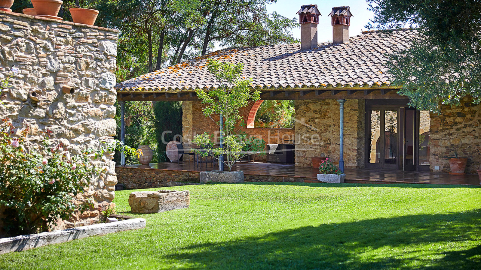 Exclusive catalan country house for sale in Fonteta, Forallac, Baix Emporda