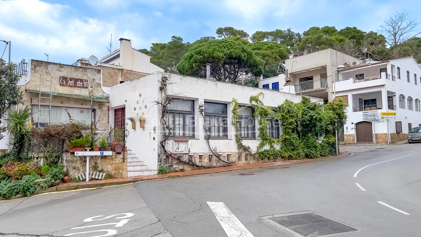 Building to be renovated in Tamariu, Costa Brava