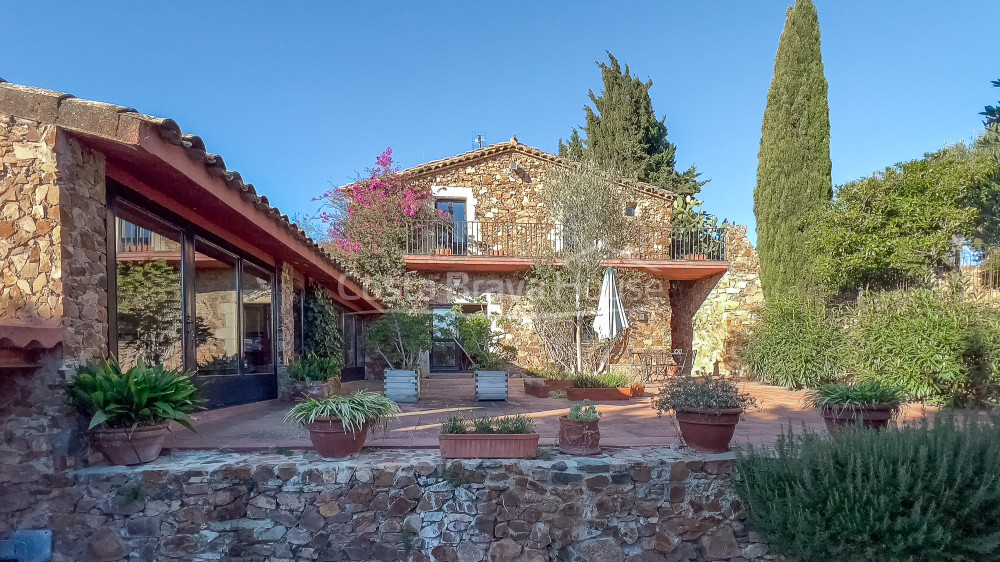 Gerenoveerd landhuis te koop, Mont-ras, Baix Empordà