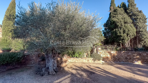 Gerenoveerd landhuis te koop, Mont-ras, Baix Empordà