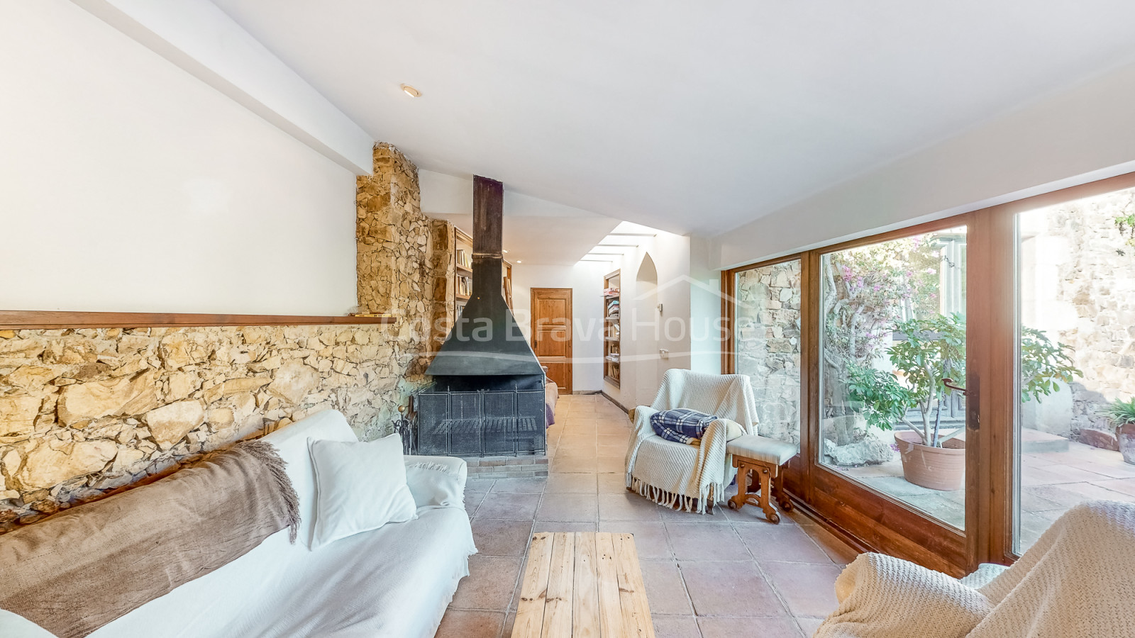 Gerenoveerd landhuis te koop, Mont-ras, Baix Empordà