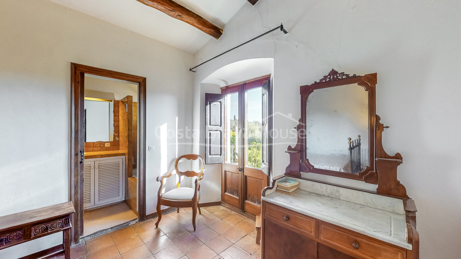 Renovated country house for sale, Montrás, Baix Empordà