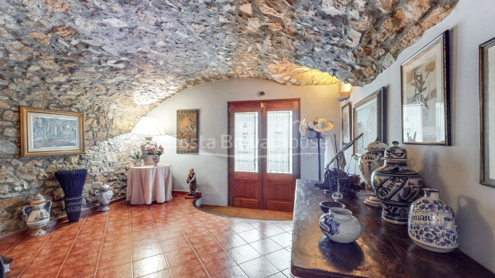 Refurbished Rustic House for Sale in Begur, Costa Brava