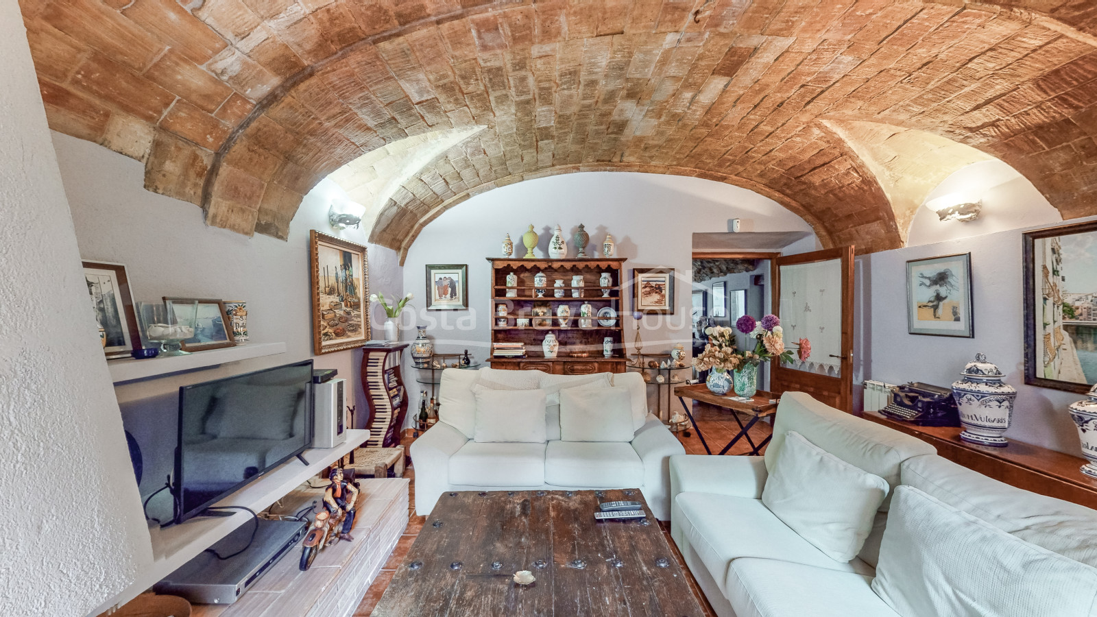 Casa Rústica Reformada en Venta en Begur, Costa Brava