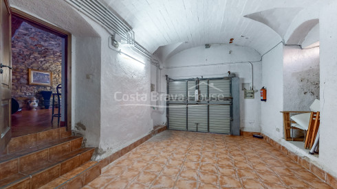 Casa Rústica Reformada en Venta en Begur, Costa Brava