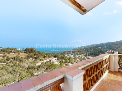 Casa mediterrània exclusiva en venda a Sa Riera, Begur, amb vistes al mar i piscina