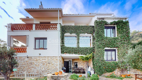 Casa en Sa Riera, Begur | Vistas al Mar y Piscina