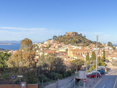 Exclusivo apartamento con terraza y vistas al mar en Begur, Costa Brava
