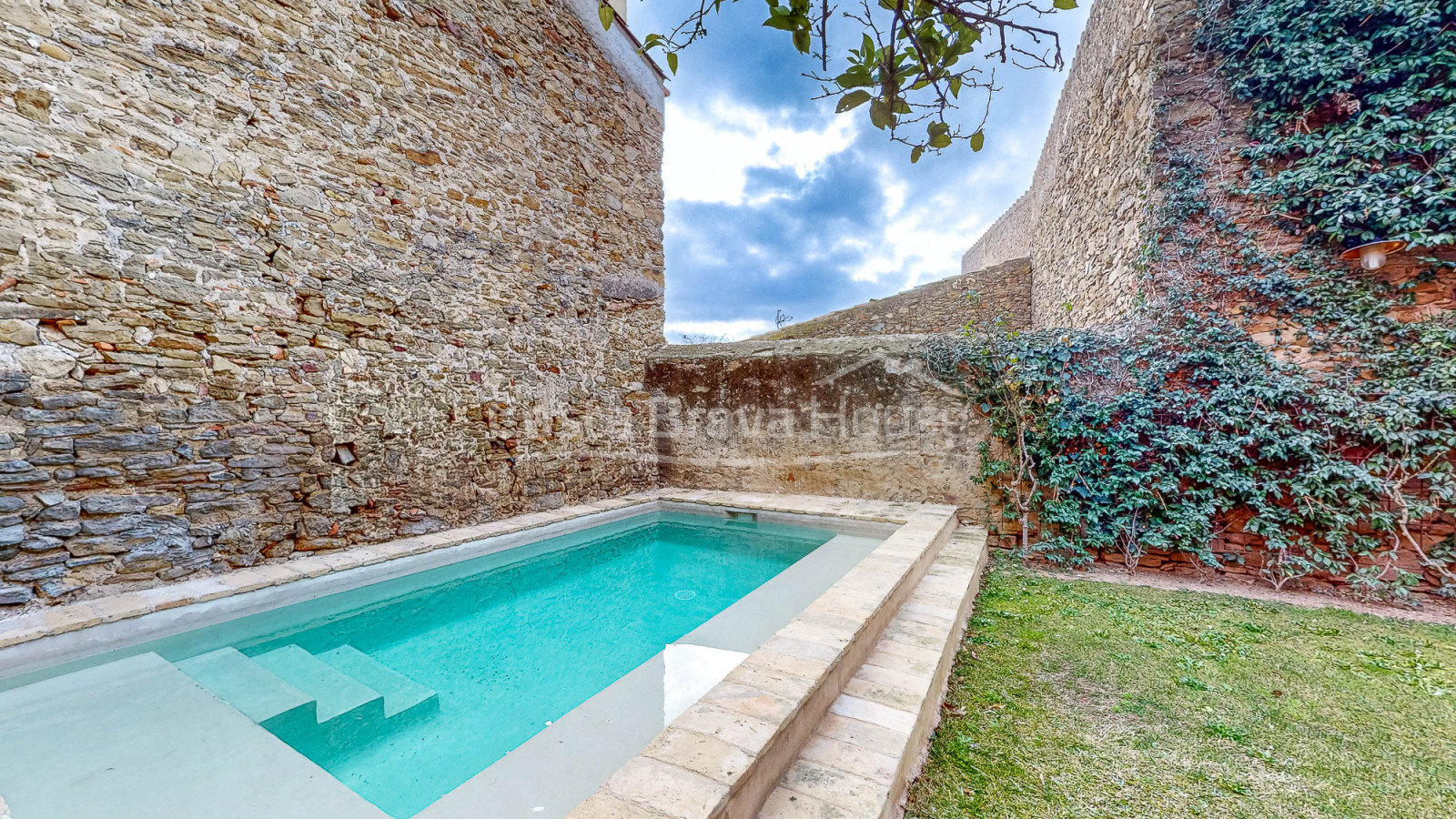 Casa Renovada de Lujo Gualta Baix Empordà