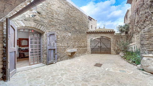 Casa Renovada de Lujo Gualta Baix Empordà