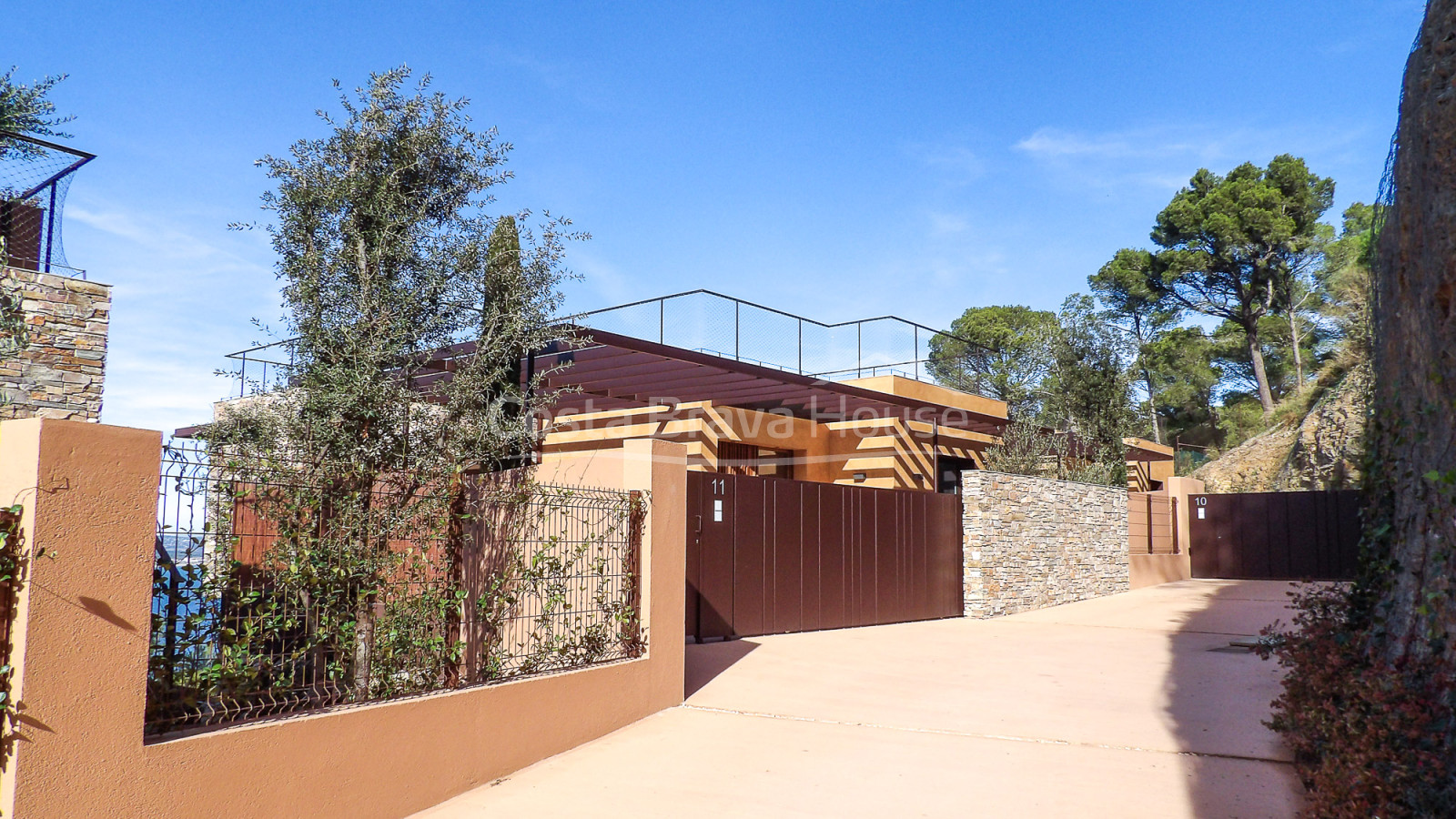 Maison de design moderne à vendre à Begur Sa Riera, avec piscine et vue imprenable sur la mer