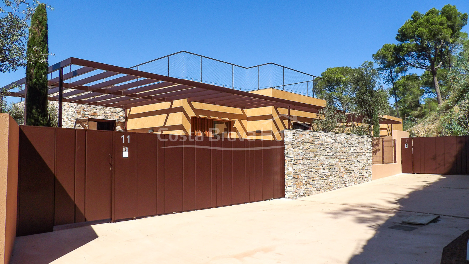 Maison de design moderne à vendre à Begur Sa Riera, avec piscine et vue imprenable sur la mer