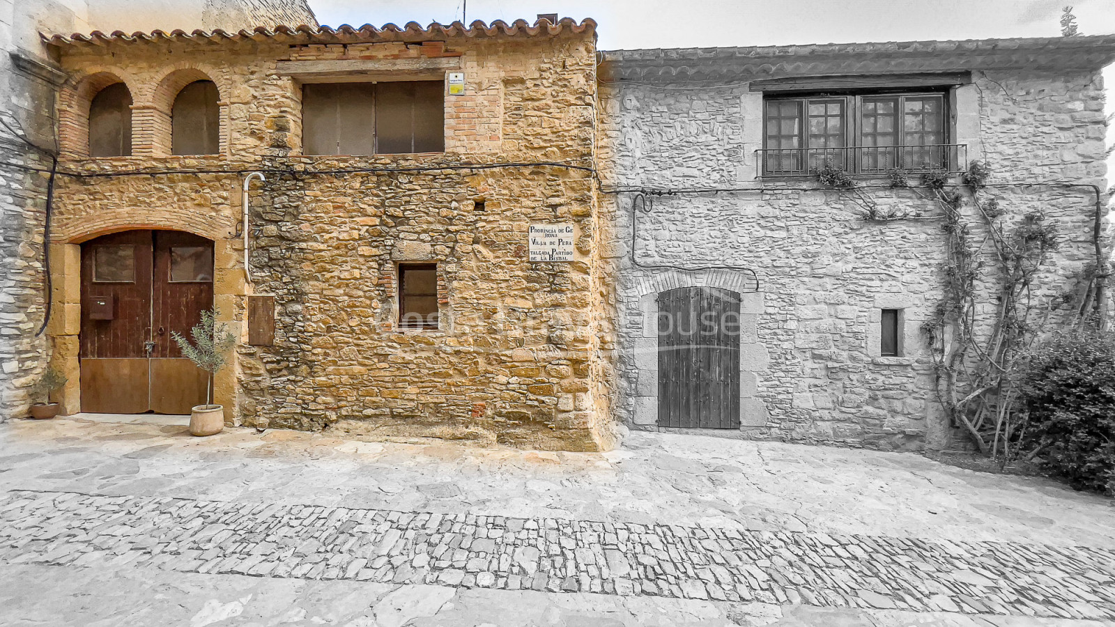 Historic stone house for sale in Peratallada