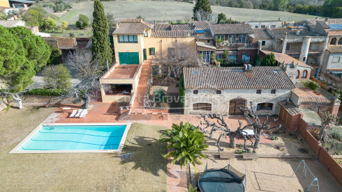 Maison de village rénovée à Corçà avec jardin et piscine