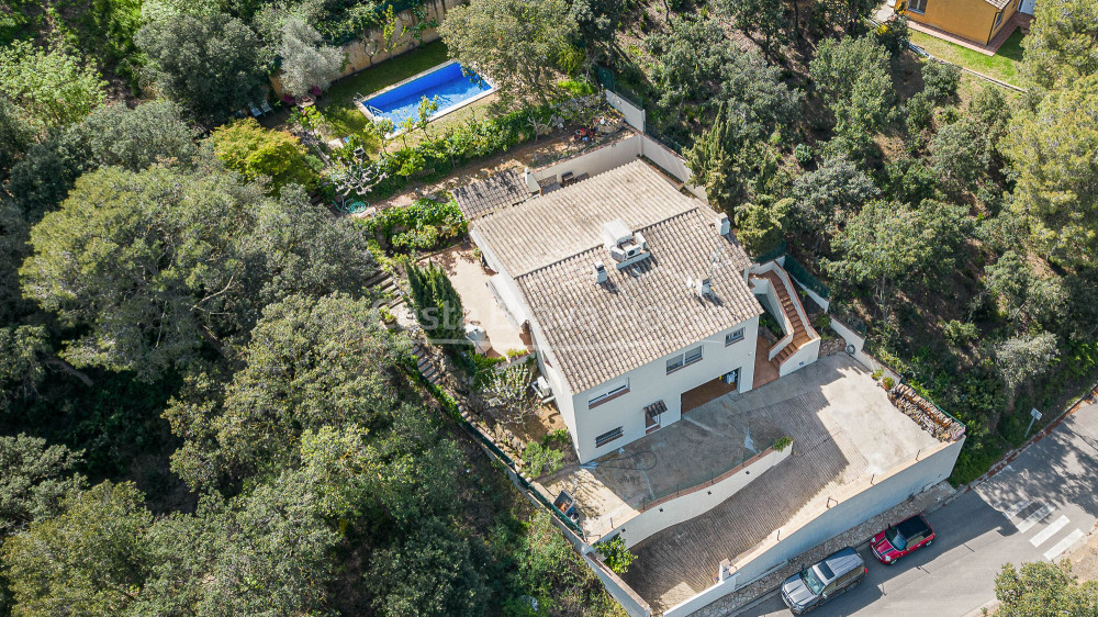 Exclusieve villa in Begur met zwembad en twee woningen