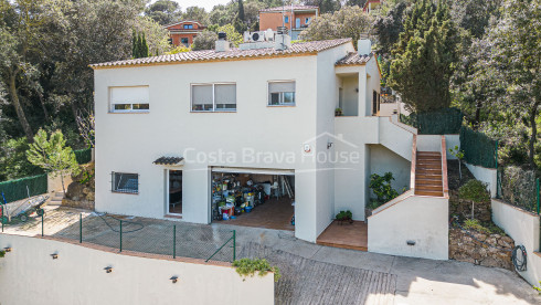 Exclusieve villa in Begur met zwembad en twee woningen