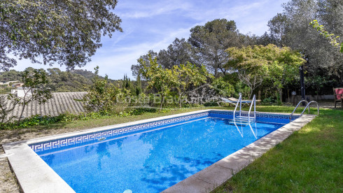 Exclusieve villa in Begur met zwembad en twee woningen