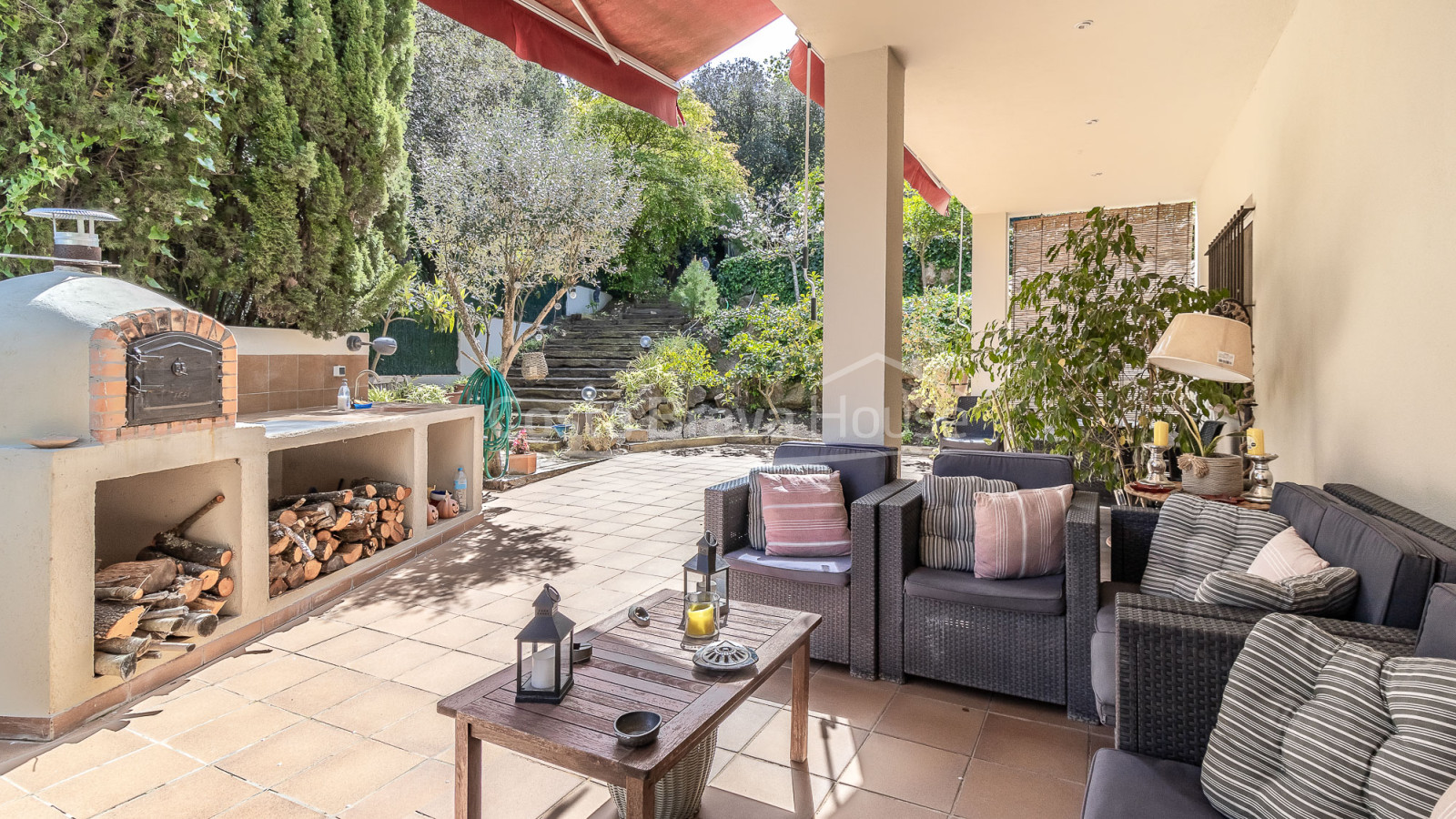Exclusieve villa in Begur met zwembad en twee woningen