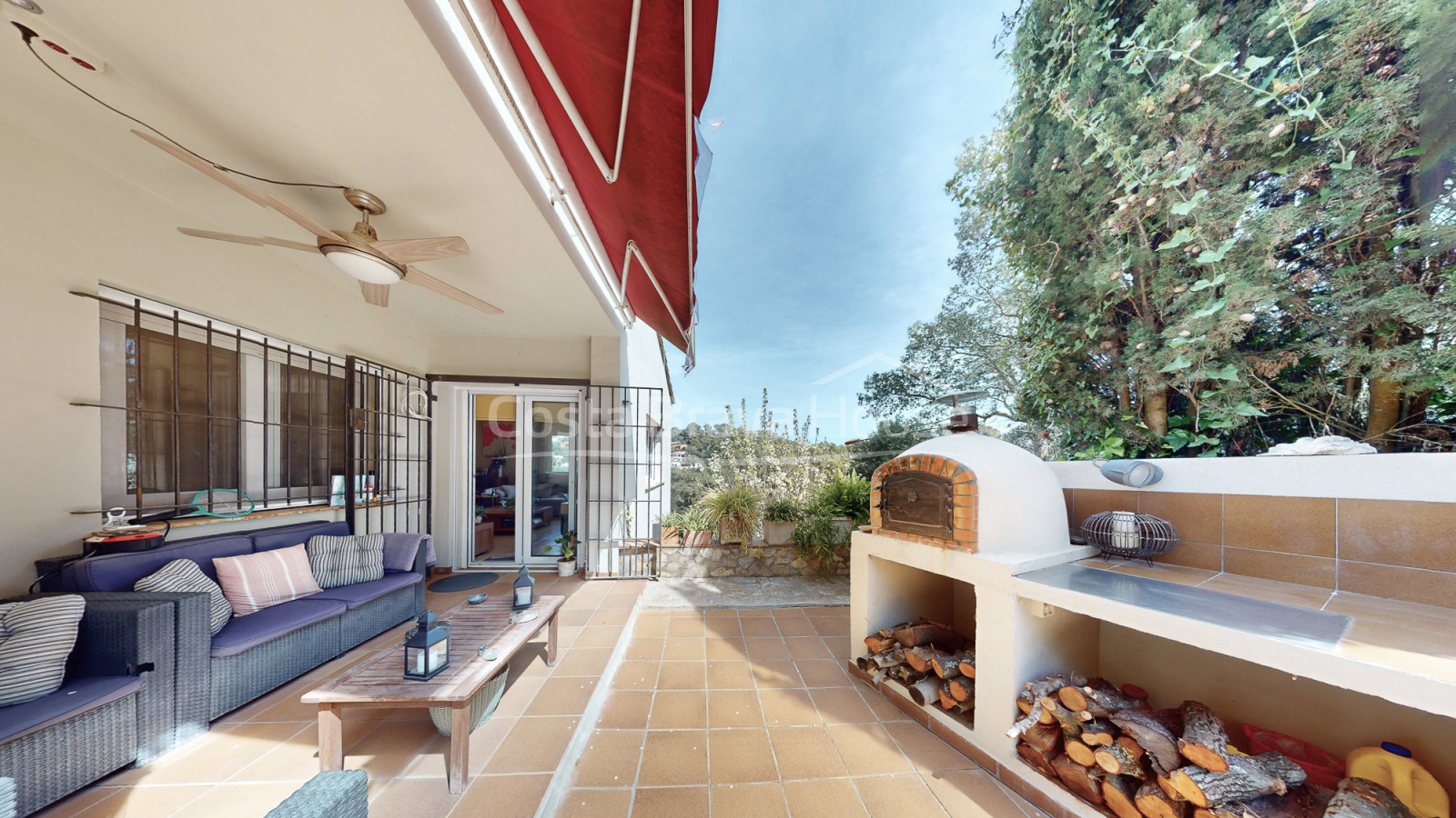 Exclusieve villa in Begur met zwembad en twee woningen
