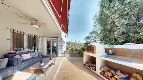 Exclusieve villa in Begur met zwembad en twee woningen