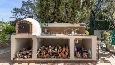 Exclusieve villa in Begur met zwembad en twee woningen
