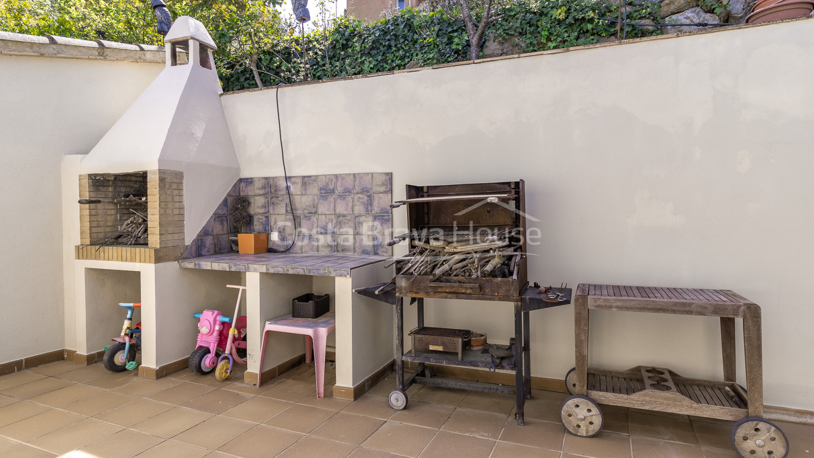 Exclusieve villa in Begur met zwembad en twee woningen