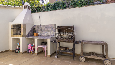 Exclusieve villa in Begur met zwembad en twee woningen