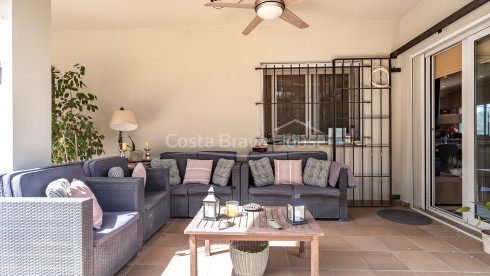 Exclusieve villa in Begur met zwembad en twee woningen