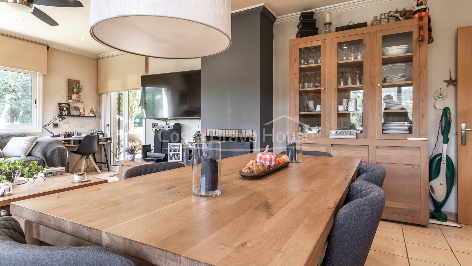 Exclusieve villa in Begur met zwembad en twee woningen