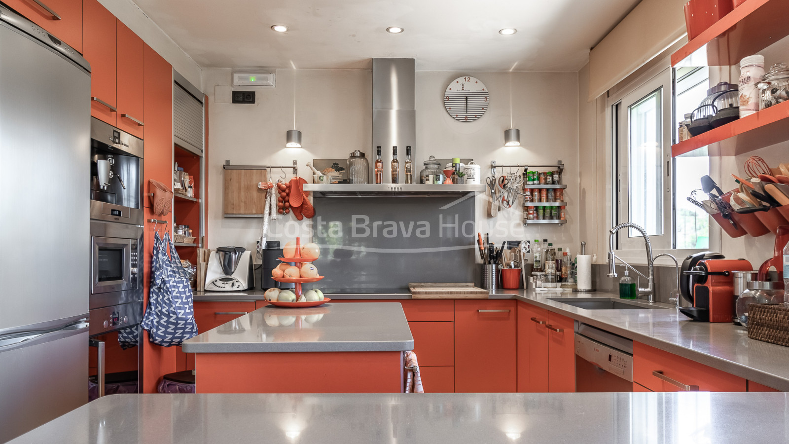 Exclusieve villa in Begur met zwembad en twee woningen