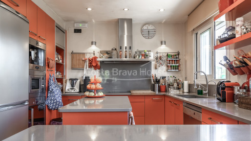 Exclusieve villa in Begur met zwembad en twee woningen