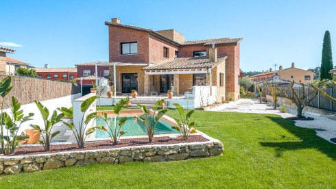 Luxury Villa for Sale in Vall llobrega