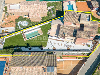 Xalet de luxe nou a estrenar a Vall llobrega amb jardí i piscina privada. Moblat i equipat.