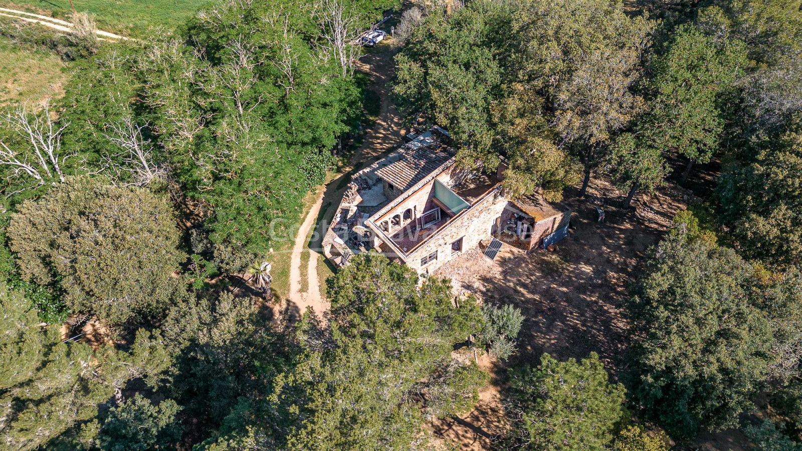 Landgoed te koop tussen Esclanyà en Begur met een landhuis (masia) in aanbouw