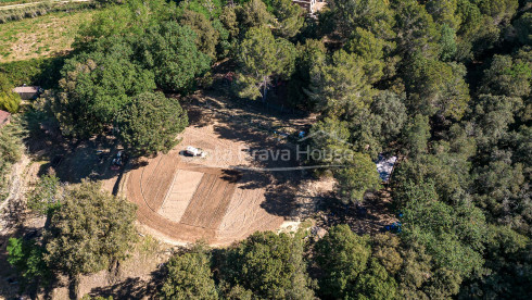 Landgoed te koop tussen Esclanyà en Begur met een landhuis (masia) in aanbouw